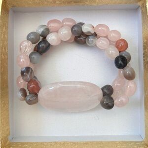 Light toned beaded bracelet